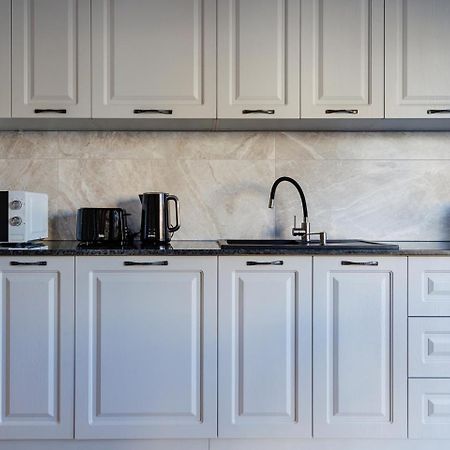 The Corner Luxe Apartment Bucarest Esterno foto