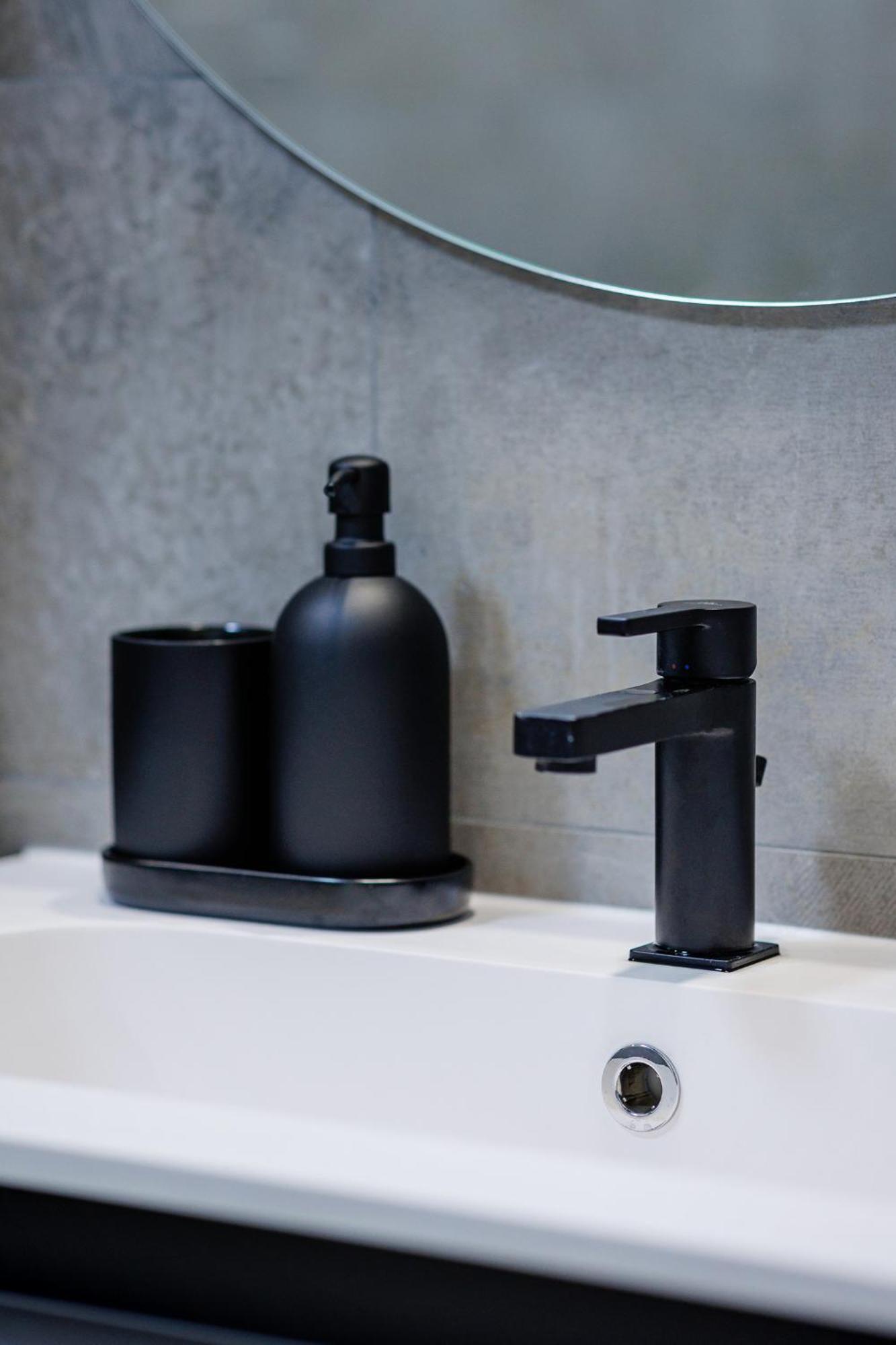 The Corner Luxe Apartment Bucarest Esterno foto