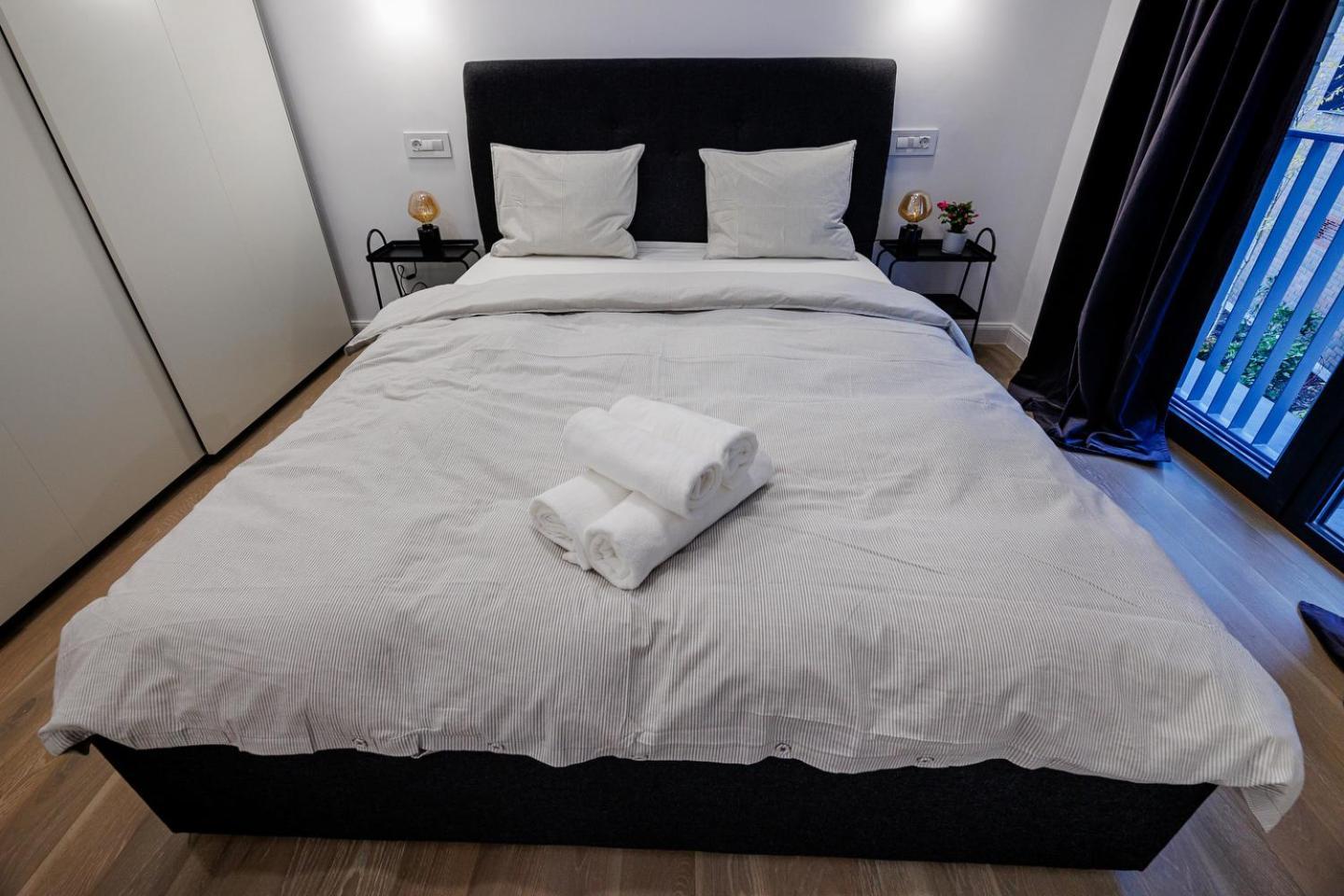 The Corner Luxe Apartment Bucarest Esterno foto