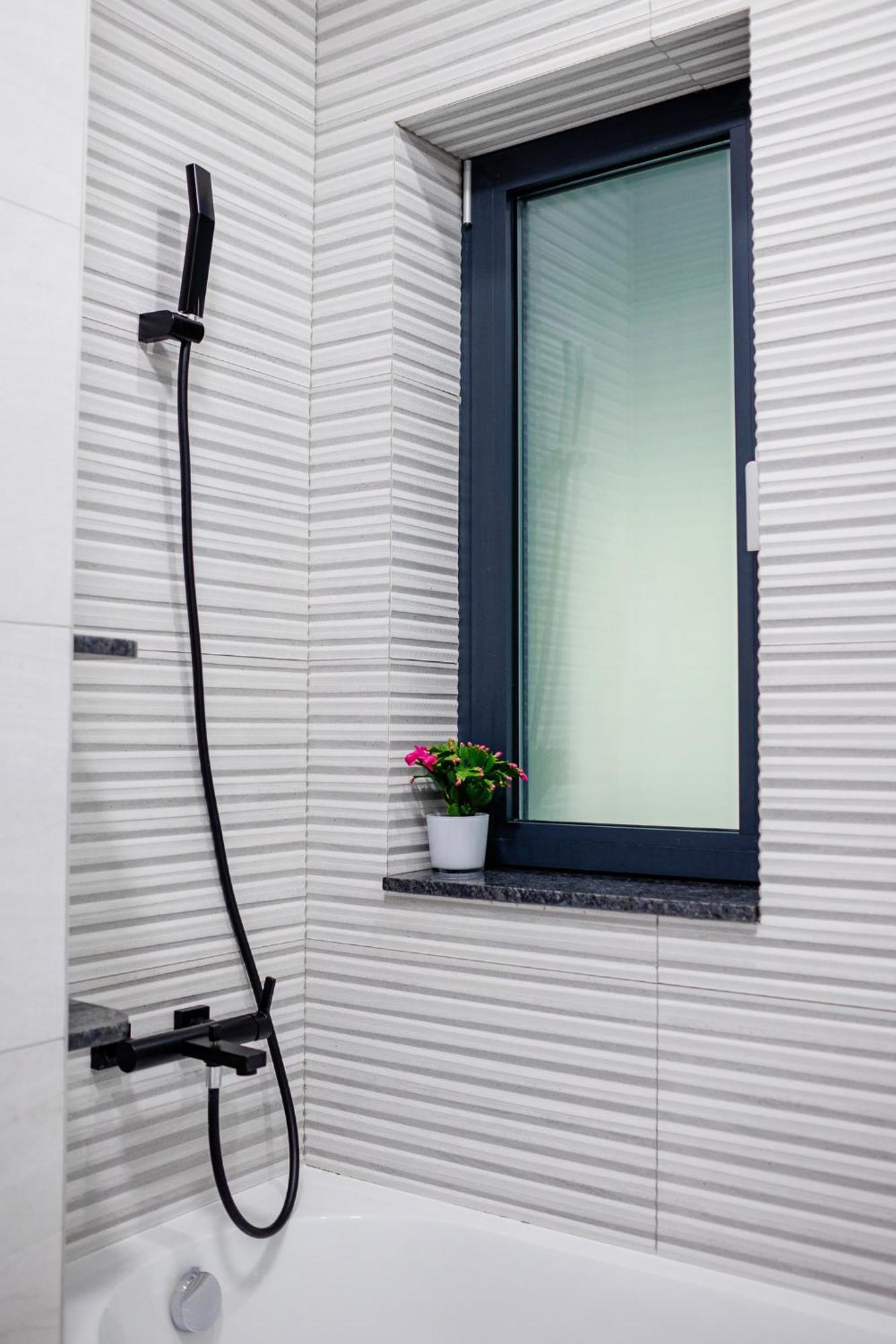 The Corner Luxe Apartment Bucarest Esterno foto